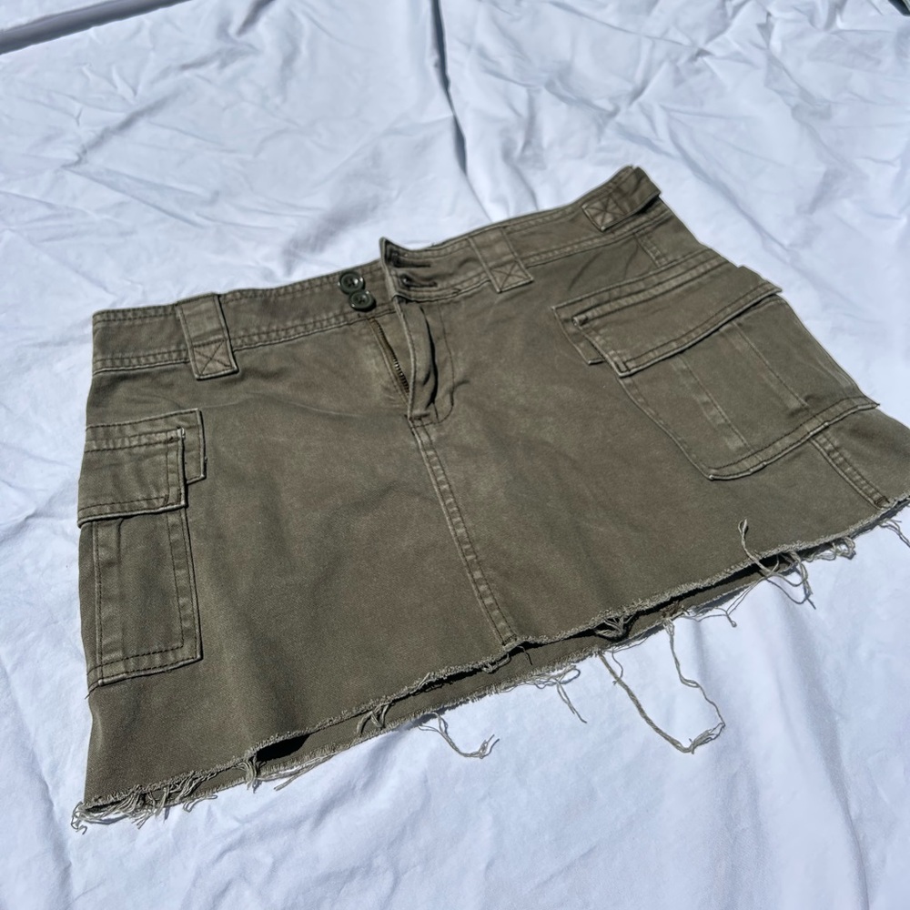 URBAN OUTFITTERS MINI SKIRT